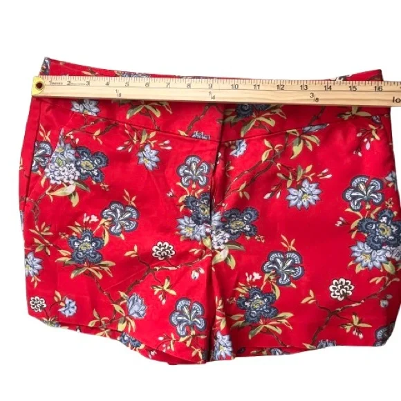 LOFT - RIVIERA FLORAL SHORTS - SIZE 8 - Picture 3 of 6